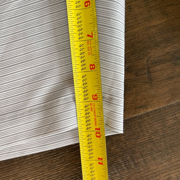 TRAVIS MATHEW Horizontal Stripe Lightweight‎ 10" Performance Grey Golf Shorts 34 - Picture 10 of 10